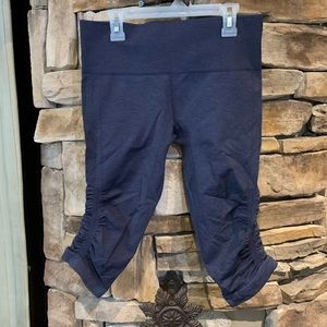 Lululemon in the flow crop